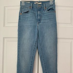 Women Levi jeans